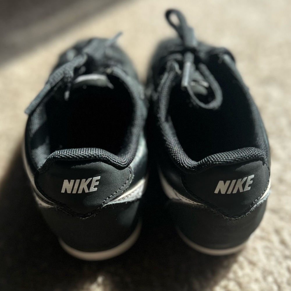 Nike Kids Black and White Cortez Sneakers Size 10 - Picture 2 of 4